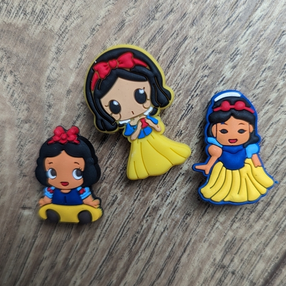 Set of 3 Snow White charms - Picture 2 of 2